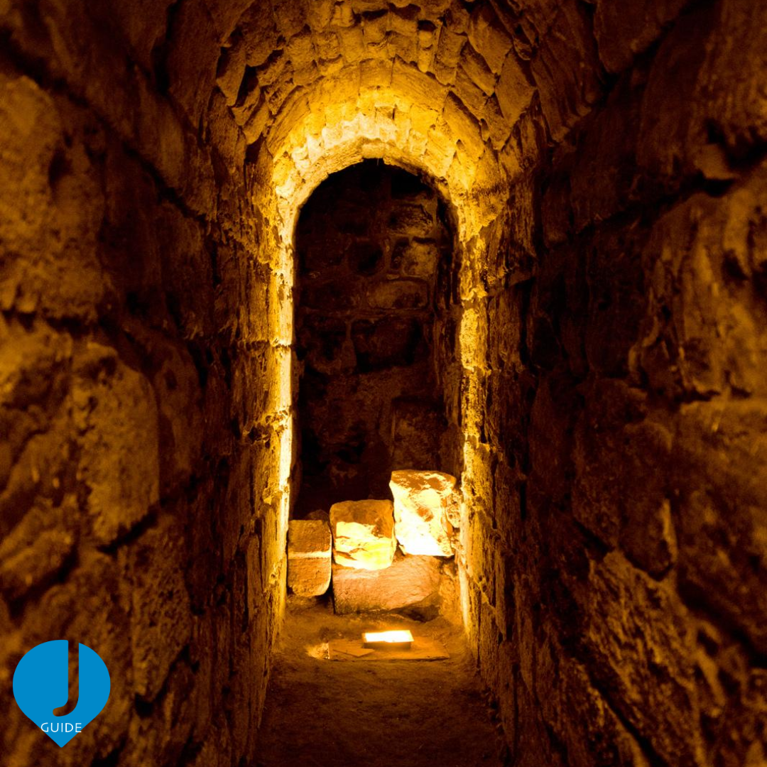 kotel tunnel tours hours
